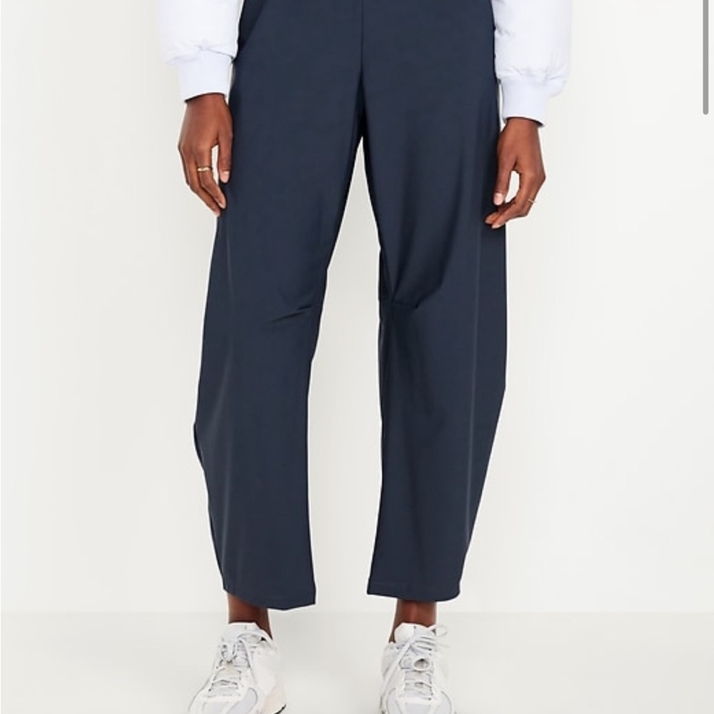 Old navy sleek tech barrel pants
